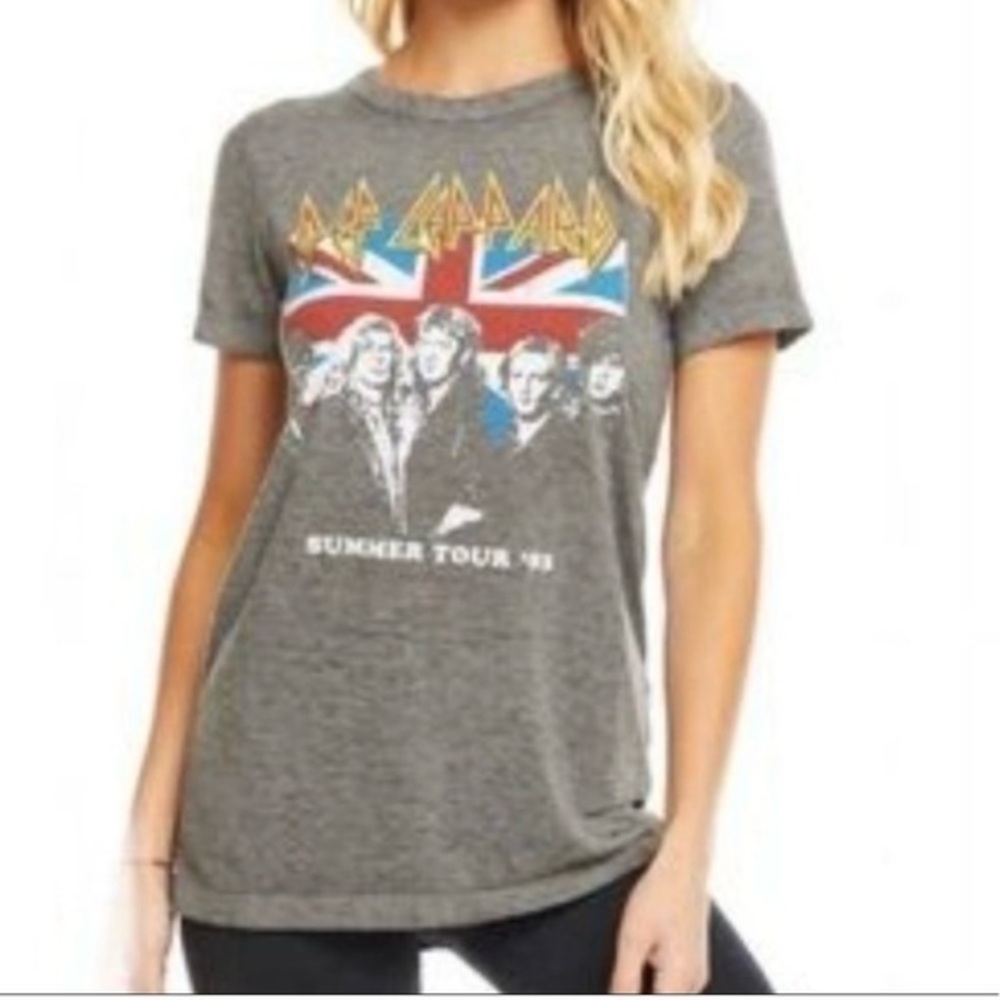 Chaser DEF LEOPARD GRAY GRAPHIC
TEE SMALL
